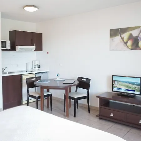 Hotel Comfort Six-fours 3*