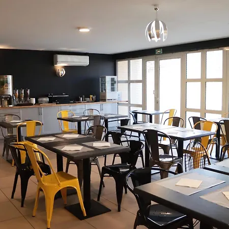 Comfort Six-fours Hotel 3*